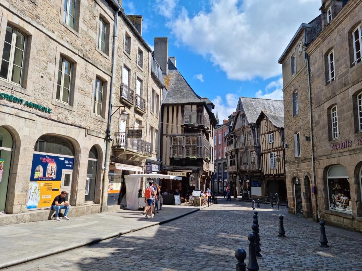 Ker Brunat centre historique idéalement situé cosy calme grand appartement Dinan Extérieur photo